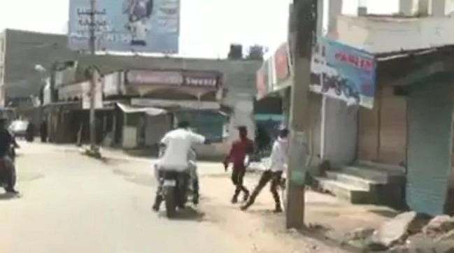 Koronaya akılalmaz önlem! Sokağa çıkma yasağına uymayana dayak