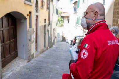 İtalya'da son 24 saatte 636 ölüm