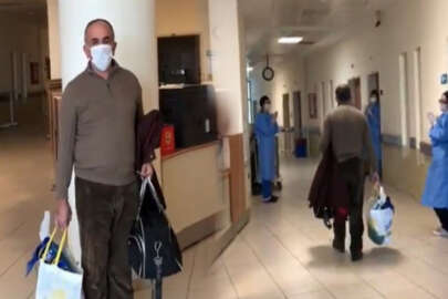 Bursa'da koronavirüsü yendi, hastaneden alkışlarla taburcu oldu