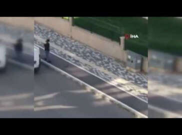 Bursa fenomen fırıncıyı konuşuyor! Şarkı söyleyip ekmek dağıtıyor