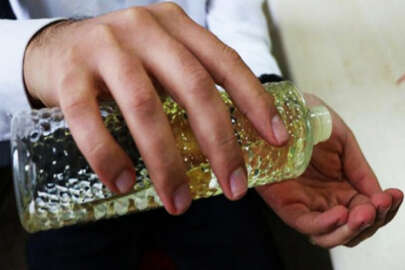 Kolonya oruç bozar mı? Diyanet yanıtladı