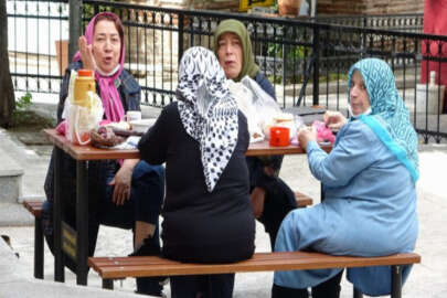 Bursa'da 65 yaş üstünün piknik keyfi