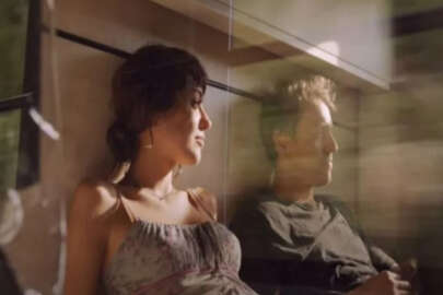 Dilan Çiçek Deniz ile Metin Akdülger'in sevişme sahnesi olay oldu