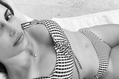 Emina Jahovic, bikinili pozuyla ortalığı yaktı geçti
