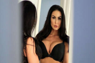 Porno film yıldızının ünlü futbolcuya attığı mesaj olay oldu