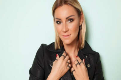 Pınar Altuğ, bikinili görüntülendi