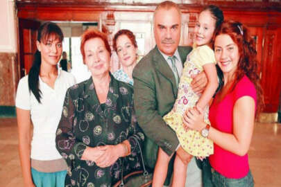 Bennu Yıldırımlar paylaştı! Yaprak Dökümü'nün küçük Ayşe'sini bir de şimdi görün