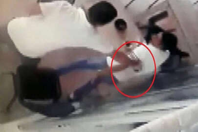 Çay içen adamı defalarca böyle bıçakladı