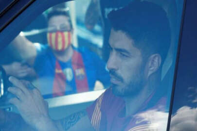 Luis Suarez, Barcelona tesislerini ağlayarak terk etti
