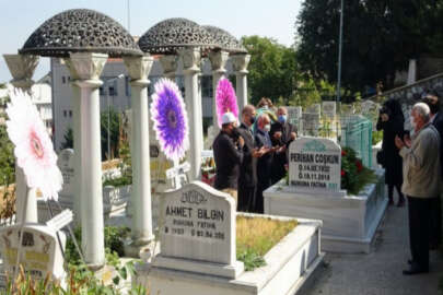 Zeki Müren, mezarı başında anıldı