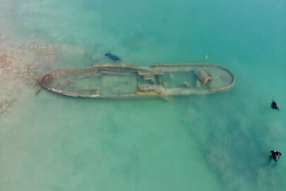 Van Gölü'nde bir batık gemi daha gün yüzüne çıkartıldı