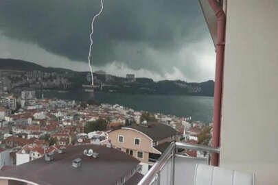 Bursa'da yıldırımın düşme anı saniye saniye görüntülendi