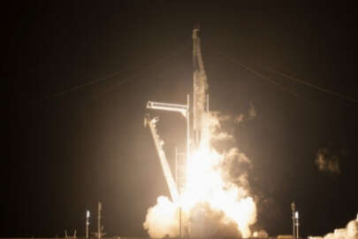 NASA ve SpaceX 4 astronotu uzaya gönderdi