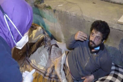 Bursa'da evsiz adama polis şefkati