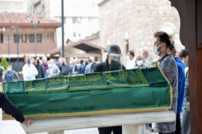 Bursalı ünlü spiker son yolculuğuna uğurlandı