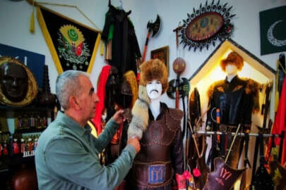 Bursa'da emekli memur savaşçı zırhı yapıp dünyaya satıyor