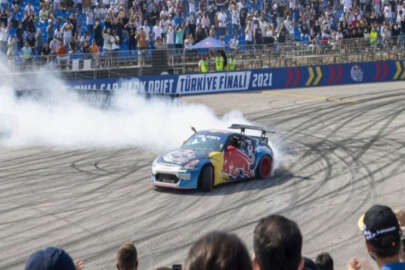 Driftin yıldızları Bursa'da sahne aldı