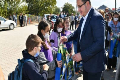 Bursa'da 'Hayvan Sevgisi' konulu resim yarışmasında ödüller sahiplerini buldu