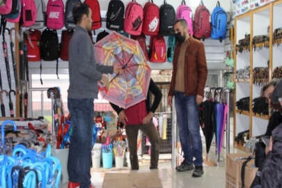 Bursa'da şemsiye satışları patladı