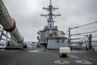 Uydu görüntüleri, Çin'in çölün ortasına sahte ABD savaş gemileri inşa ettiğini gösterdi