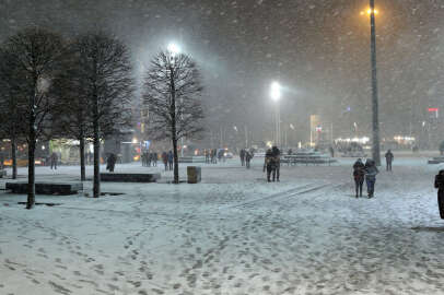 Soğuk ve karlı hava Bursa'yı terk ediyor