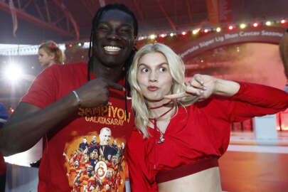 Aleyna Tilki ile Bafetimbi Gomis'ten Galatasaray mesajı