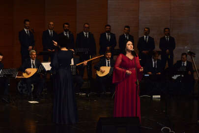 Bursa Merinos Atatürk Kongre ve Kültür Merkezi'nde türkü ziyafeti