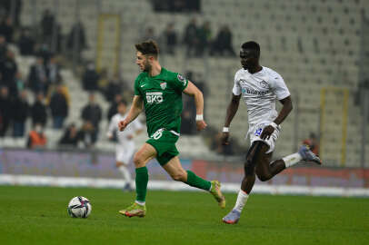 Bursaspor'da en çok sarı kart İsmail Yüksek'e