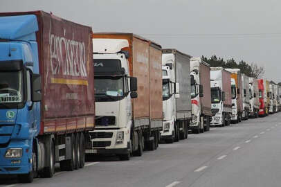Savaştan kaçan Türk TIR şoförleri, 5 gündür Romanya sınırında