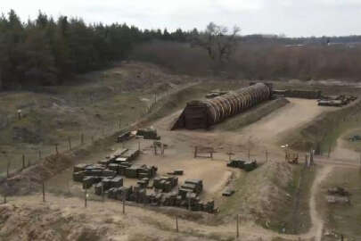 Rusya, Ukrayna'daki askeri üssü ele geçirdi