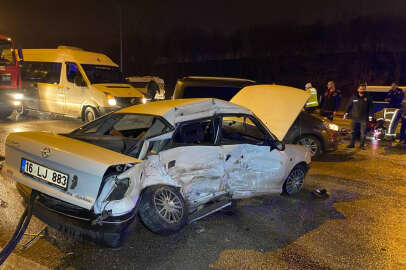 Bursa'da gece yarısı can pazarı! Feci kazada 2'si çocuk 6 yaralı, 1 ölü