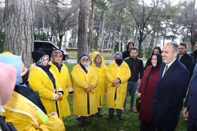 Bursalı kadınlar, günlerini üreterek kutladı