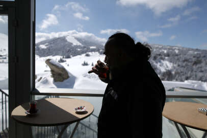 Bursa Uludağ'daki sosyal tesise ziyaretçi akını 