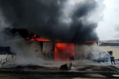 Sünger fabrikası alev alev yandı