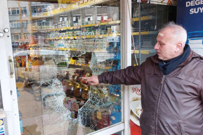 700 liralık camı kırıp, bozuk para çaldılar