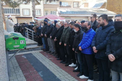 Bursa'da bıçaklanarak öldürülen genç adam son yolculuğuna uğurlandı