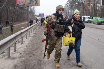 Rusya Kiev'den tahliye edilen sivilleri vurdu: 7 kişi hayatını kaybetti