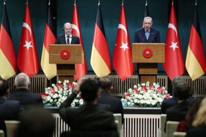 Cumhurbaşkanı Erdoğan ve Almanya Başbakanı Scholz'dan ateşkes mesajı