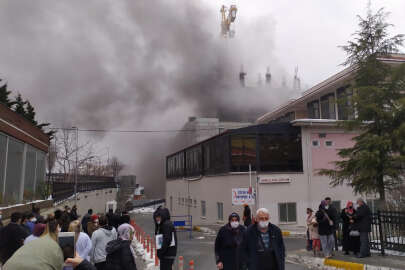 Hastanede yangın paniği! Mahsur kalan 3 kişi kurtarıldı