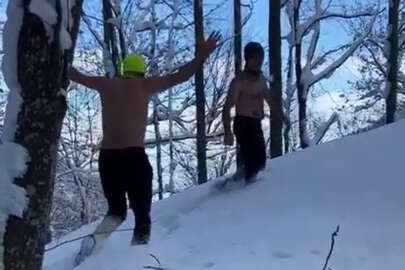 Bursa'da Uludağ'ın eteklerinde kar banyosu! Dondurucu soğukta...