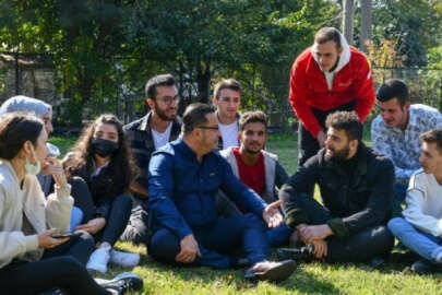 Bursa Mustafakemalpaşa Belediye Başkanı Kanar, gençlerle buluştu