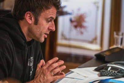 Zelenski'ye mi özeniyor? Macron tepkilerin odağında