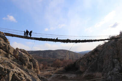Bu köprüden geçmek cesaret ister!
