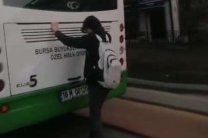 Bursa'da trafikte yürekleri ağza getiren anlar: Canını hiçe saydı!