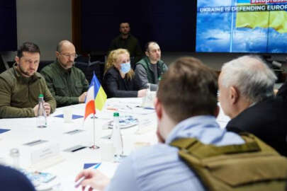 Savaşın ortasında tarihi görüşme! Zelenskiy 3 ülkenin başbakanlarıyla bir araya geldi