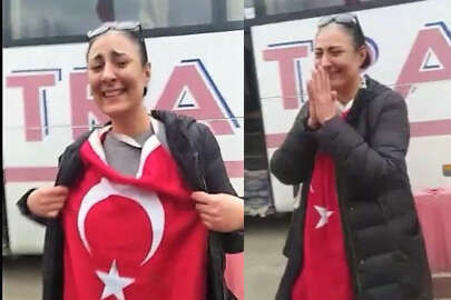 Ukrayna'dan gelen bu görüntüler duygulandırdı: Ukraynalı kadın Türk bayrağına sarıldı...