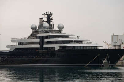 Rus oligarka ait bir yata daha el konuldu