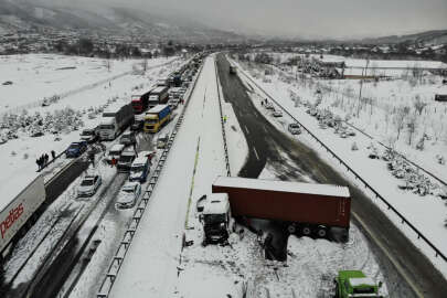 TEM Otoyolu'nda zincirleme kaza: 32 araç birbirine girdi
