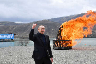 Azerbaycan Devlet Başkanı Aliyev nevruz ateşini yaktı