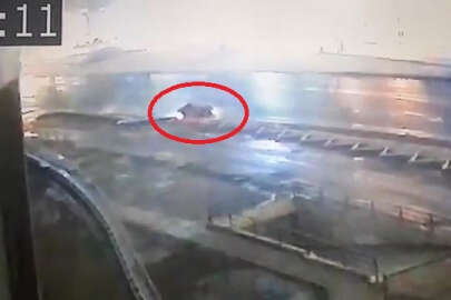 Bursa'da kar kazaya yol açtı! Takla atan otomobil... 